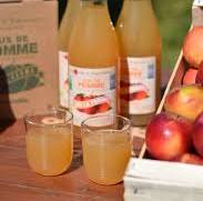 Jus de pomme la bouteille
