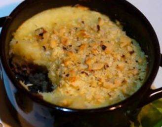 Parmentier de boeuf au panais, éclats de noisettes 4 pers