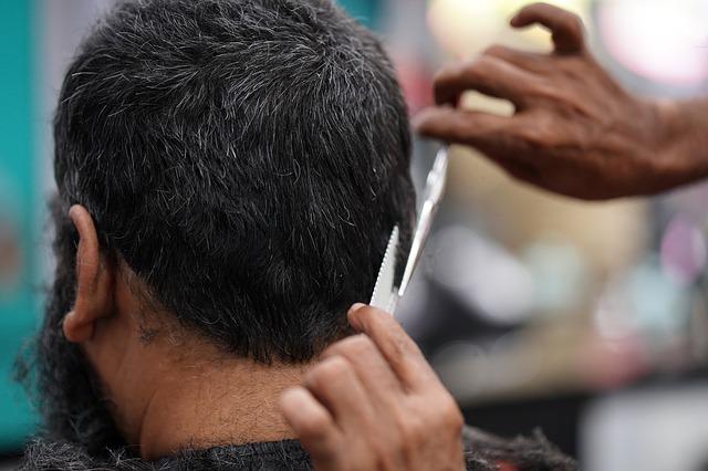 Coupe, coiffage homme (sans shampoing)20 minutes